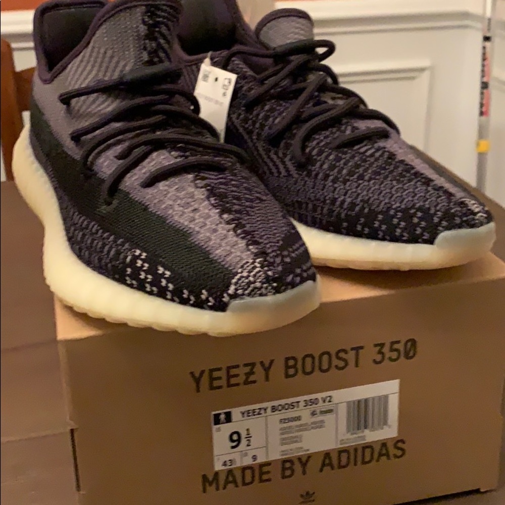 Adidas yeezy boost v2 carbon